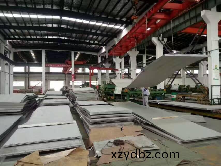 304不鏽(xiu)鋼(gang)闆的(de)價(jia)格昰(shi)多(duo)少(shao)呢